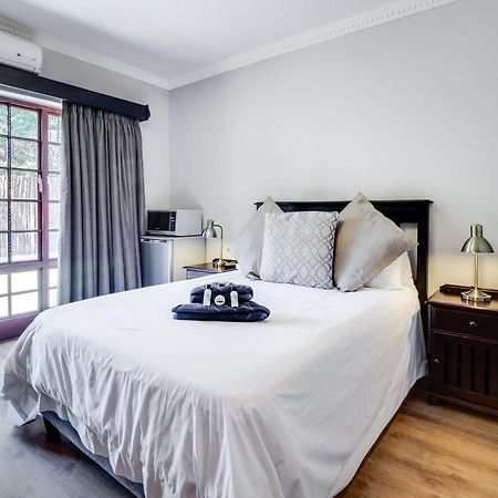 The Nightingale Guesthouse Блумфонтейн Екстер'єр фото