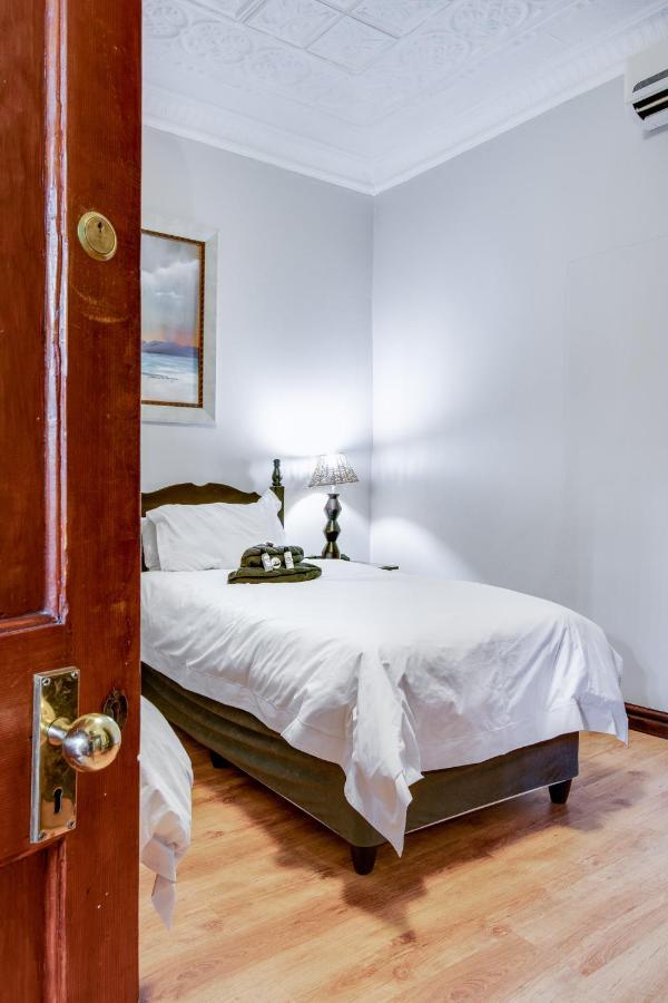 The Nightingale Guesthouse Блумфонтейн Екстер'єр фото