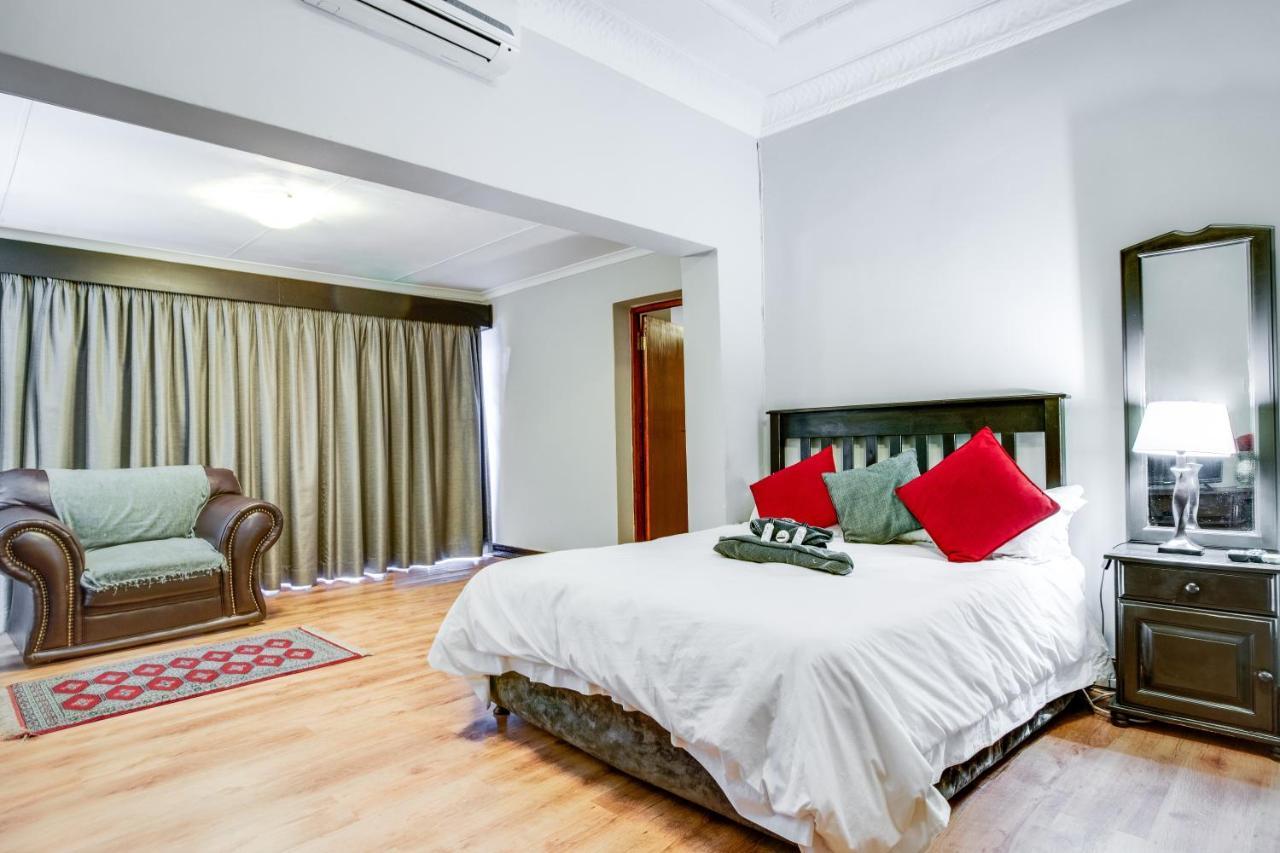 The Nightingale Guesthouse Блумфонтейн Екстер'єр фото